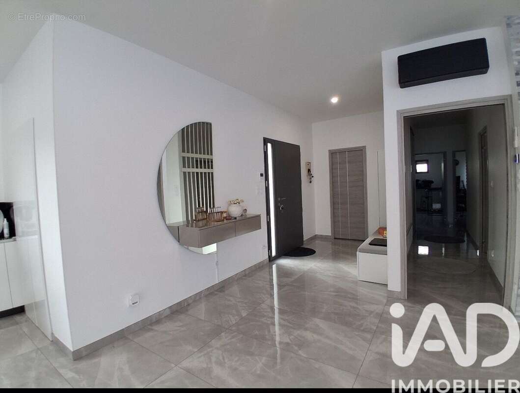 Photo 2 - Maison à CRISSEY