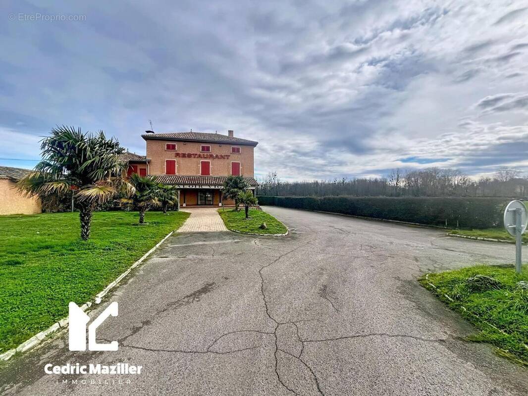 Photo 1 - Commerce à SAINT-GEORGES-DE-RENEINS
