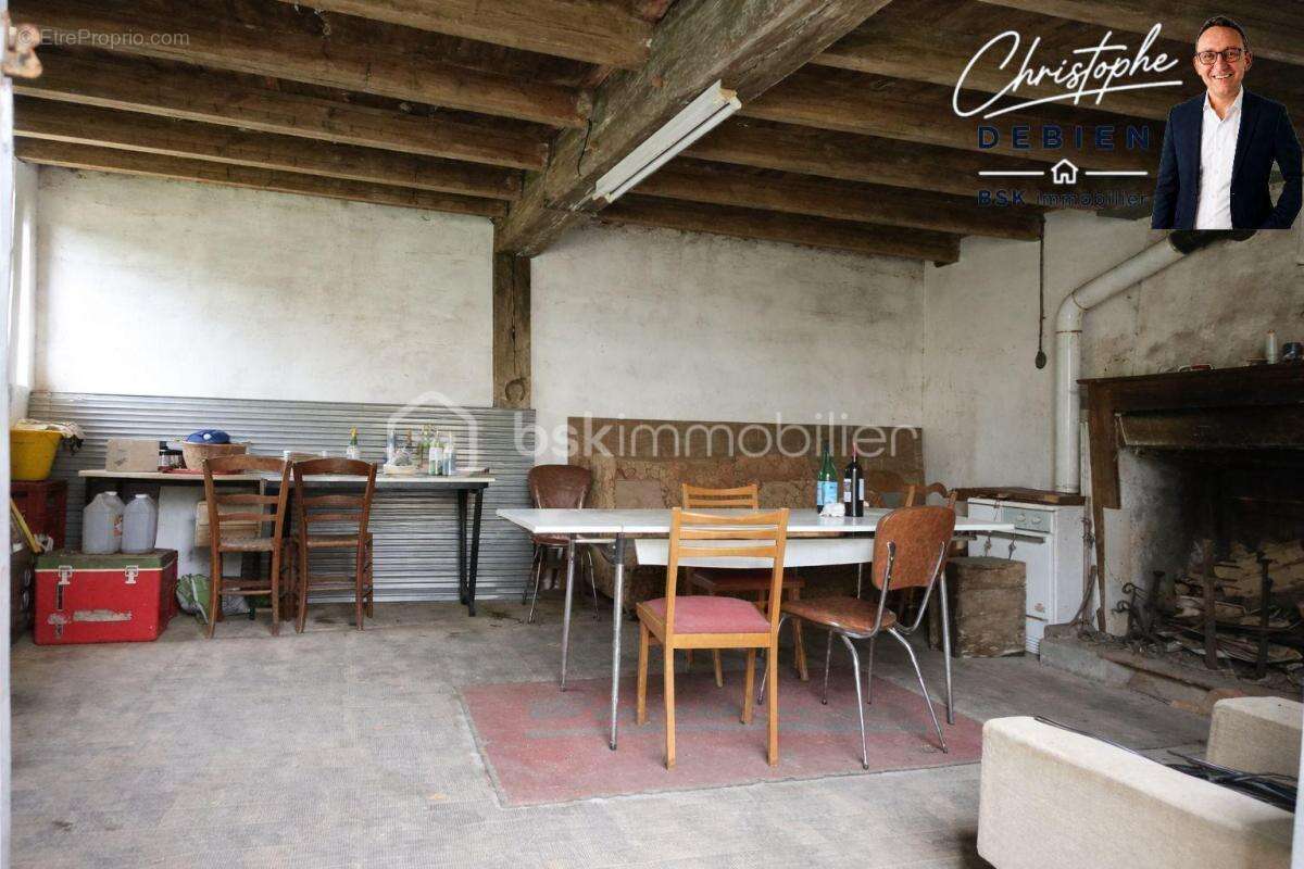 Maison en pierre de 110 m² à rénover dans un hameau paisible à chavagnes-en-paillers - photo 5