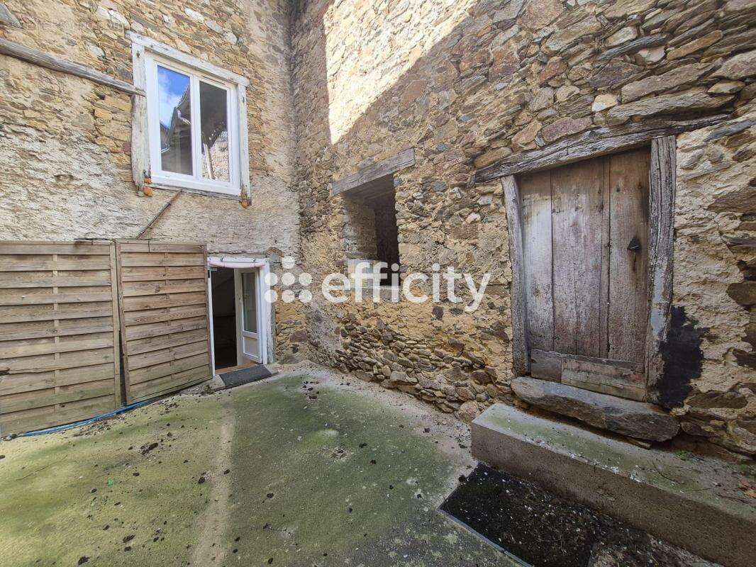 Maison à ORADOUR-SUR-VAYRES