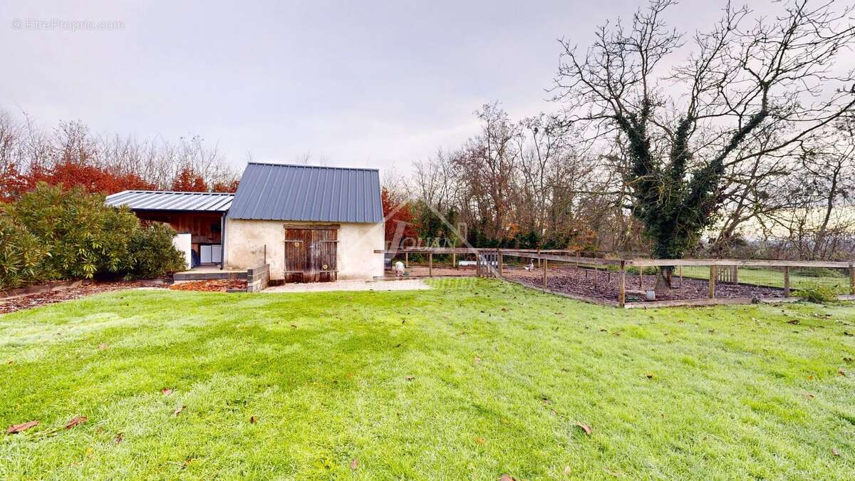 Maison à DOMPIERRE-SUR-BESBRE