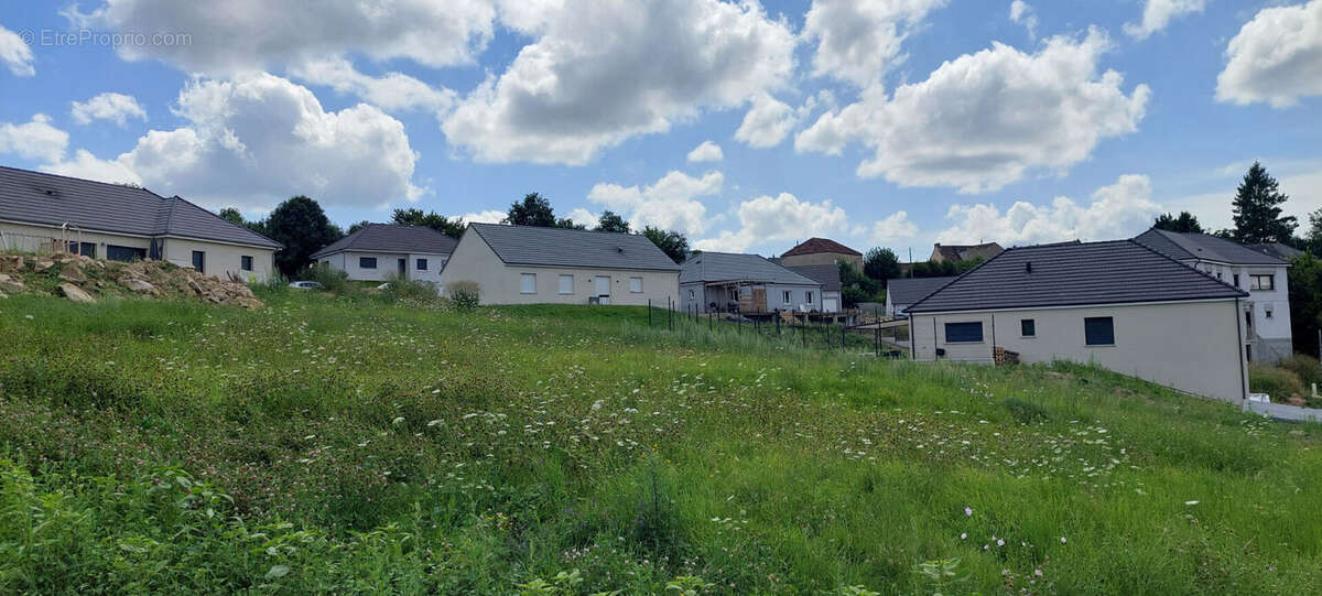 Terrain à LE CREUSOT