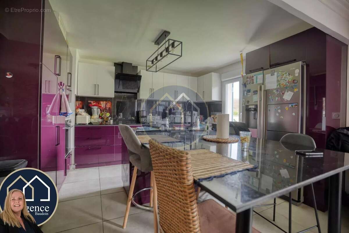 Maison à CHERISY