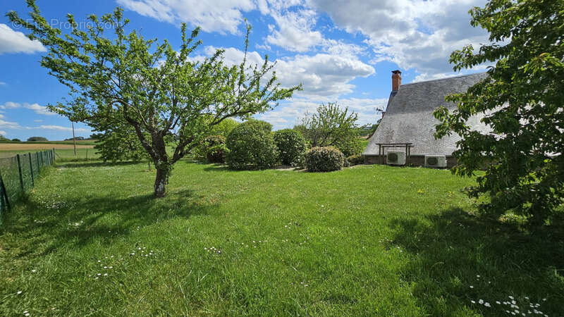 Maison à VERNEIL-LE-CHETIF