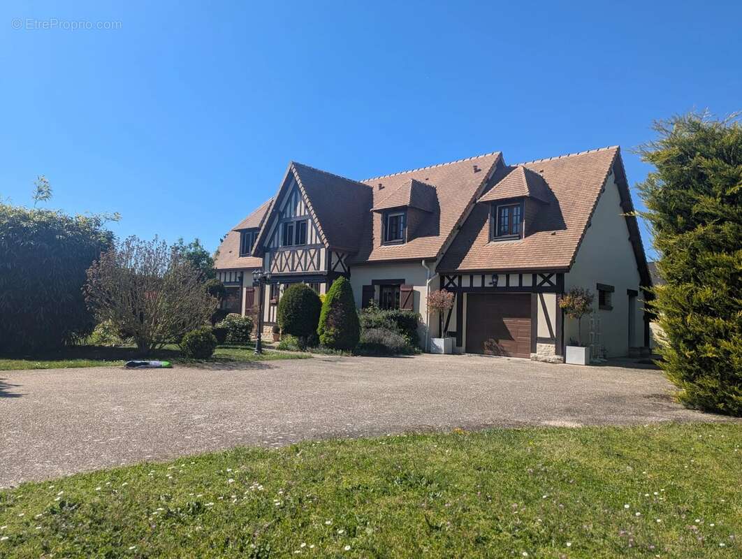 Maison à PACY-SUR-EURE