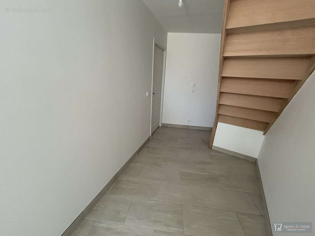 Maison à SAINT-GENIS-DE-SAINTONGE