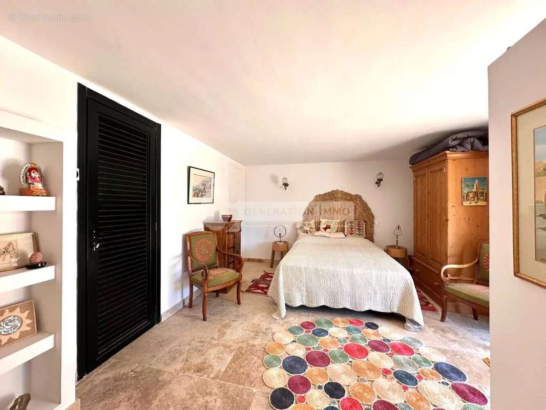 Maison à FONTVIEILLE