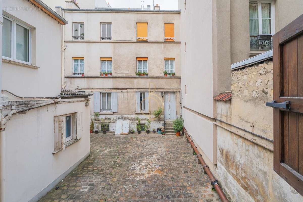 Appartement à PARIS-17E