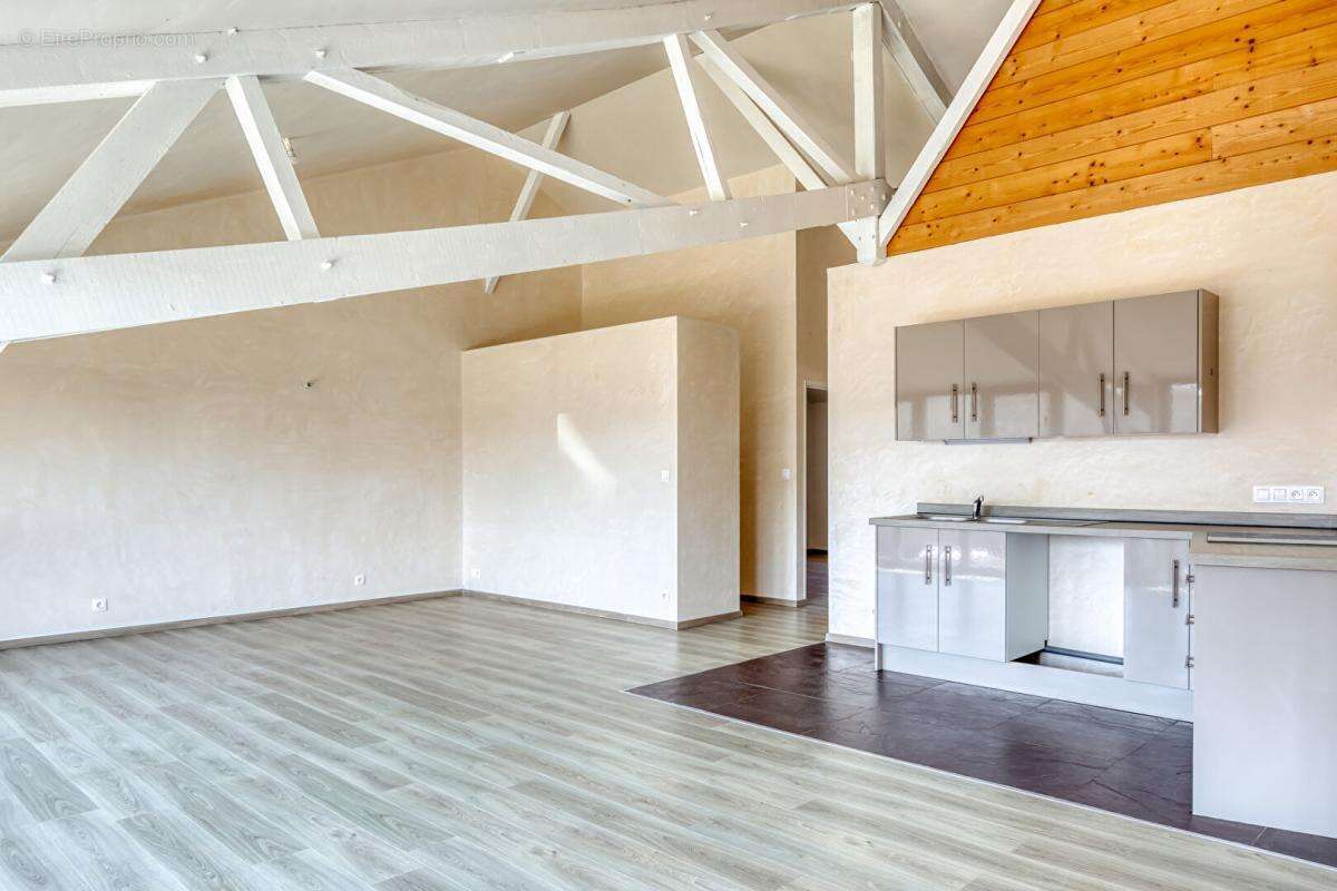 Lumineux Appartement  3 pièces 99.64 m2 Superbes Volumes  Etat impeccable - photo 7