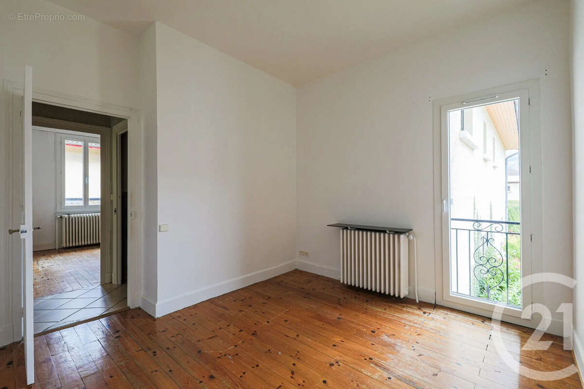 Maison à SAINT-EGREVE