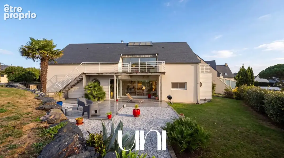 Maison 8 pièces de 170 m2- DONVILLE LES BAINS - photo 11