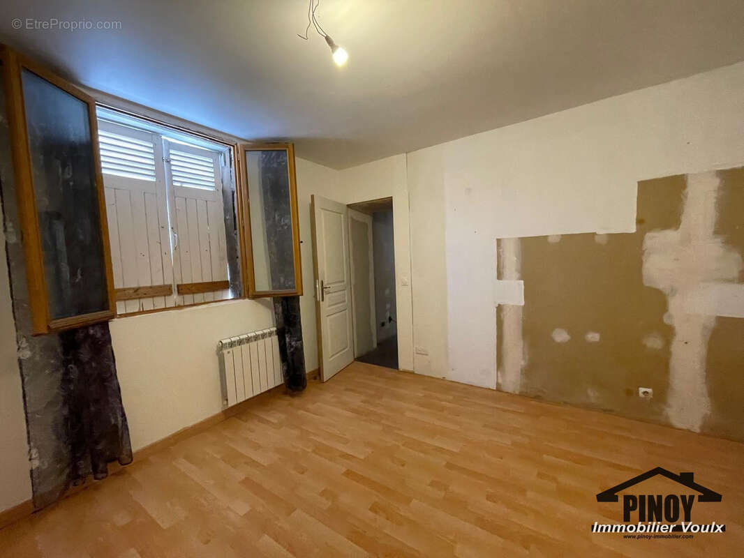 Maison ancienne avec cour au cœur de Voulx   Beau potentiel ! - photo 10