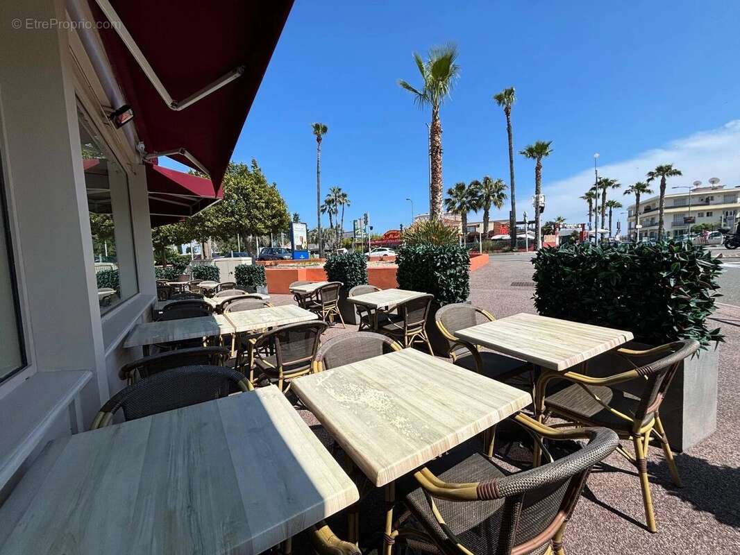 Commerce à VILLENEUVE-LOUBET