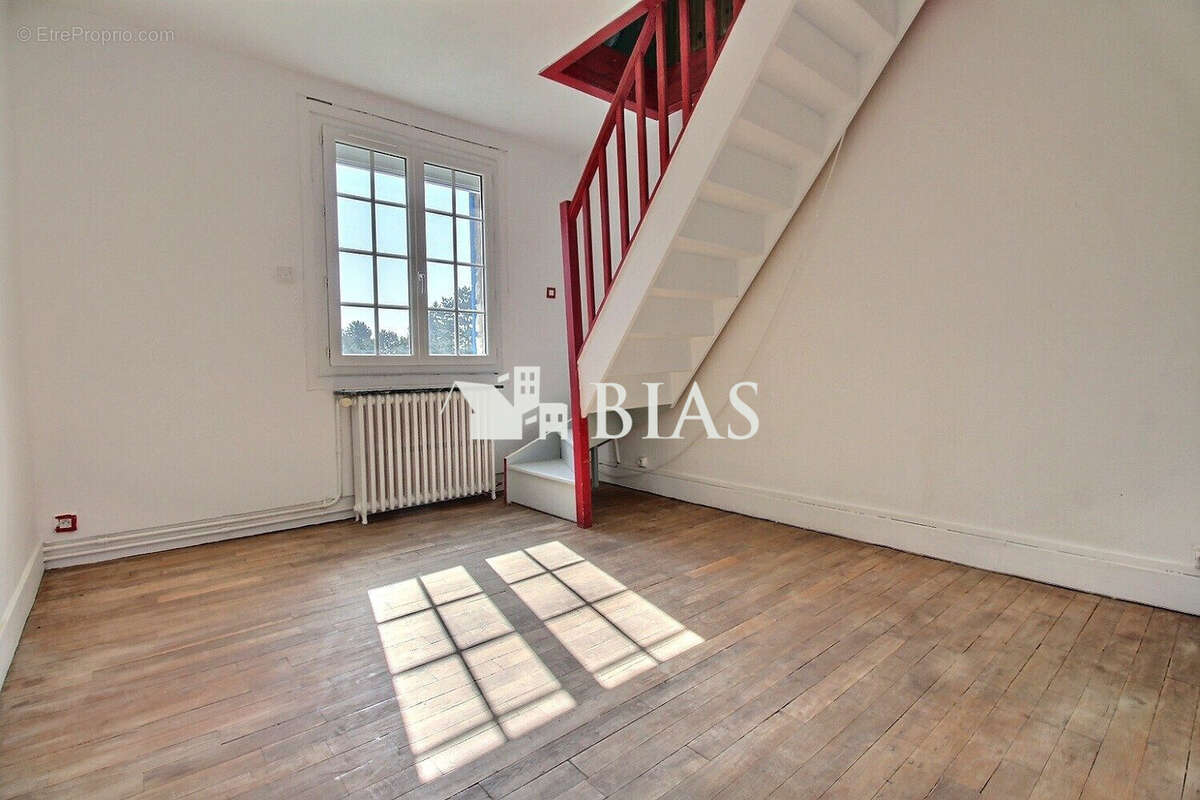 Maison à SAINT-MAURICE-D&#039;ETELAN