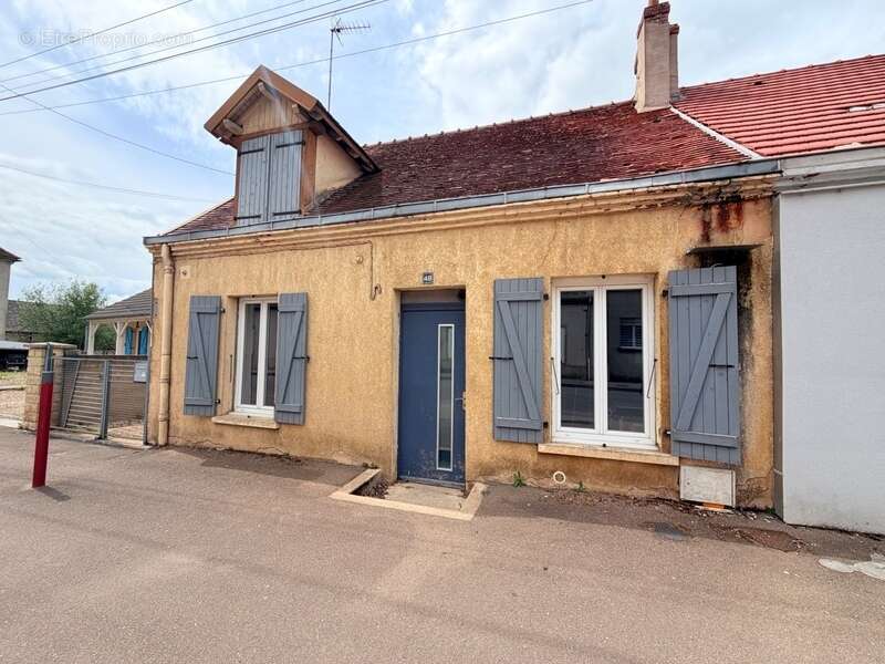 Maison à vendre 5 pièces GUEUGNON (71) - photo 2