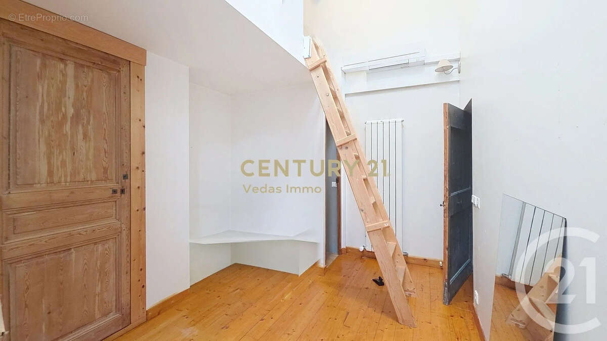 Maison à SAINT-JEAN-DE-VEDAS