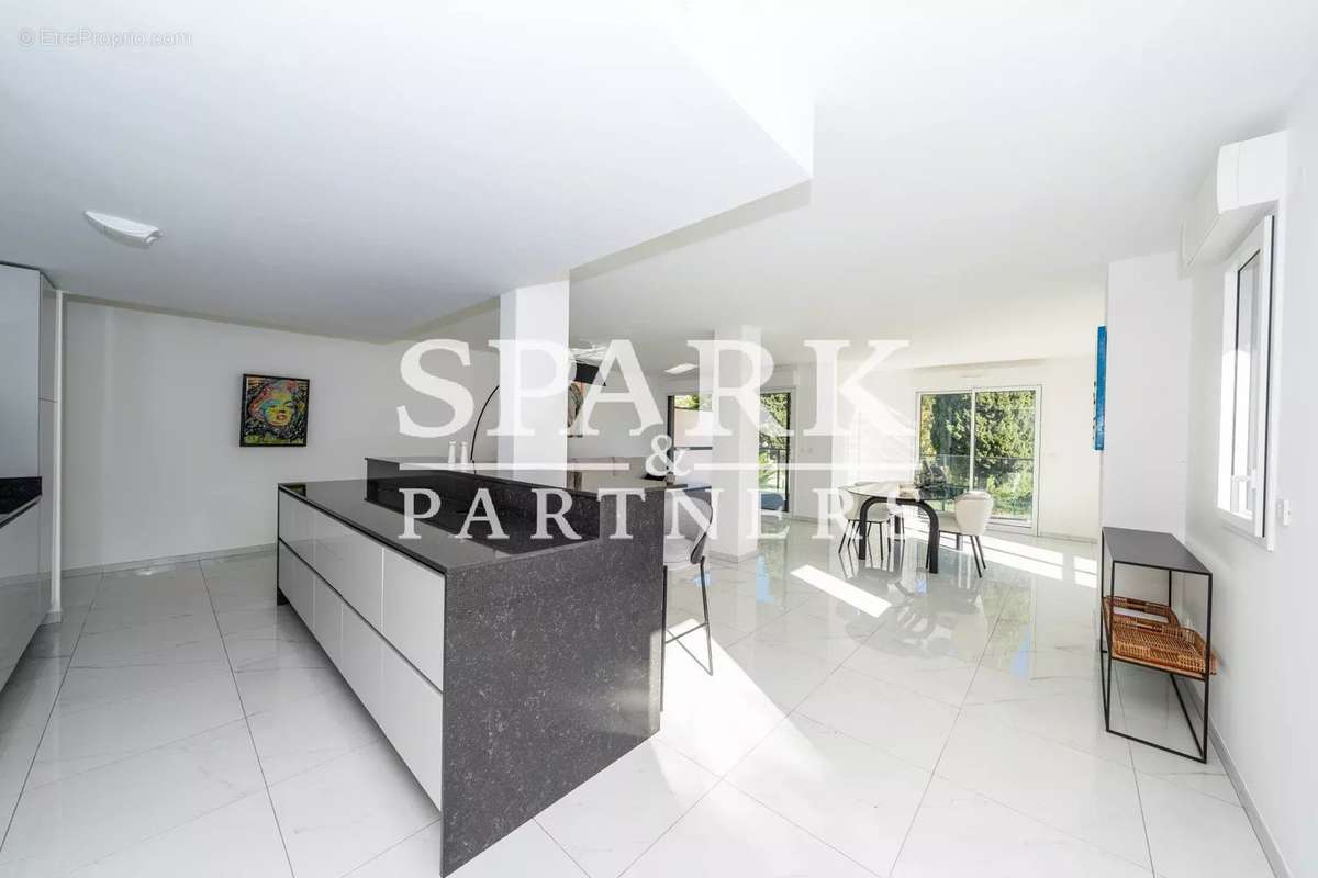 Appartement à ROQUEBRUNE-CAP-MARTIN