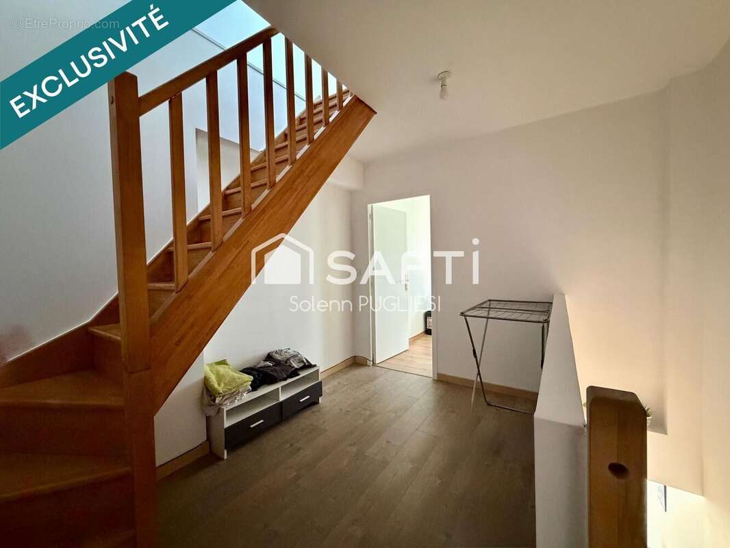 Appartement 63 m² à Saint-Etienne-De-Saint-Geoirs  - photo 5