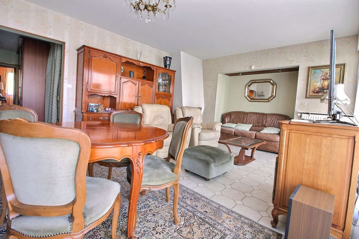 Appartement à L'ILE-SAINT-DENIS