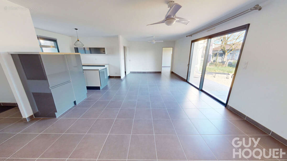 Maison à FONTAINE-LE-COMTE