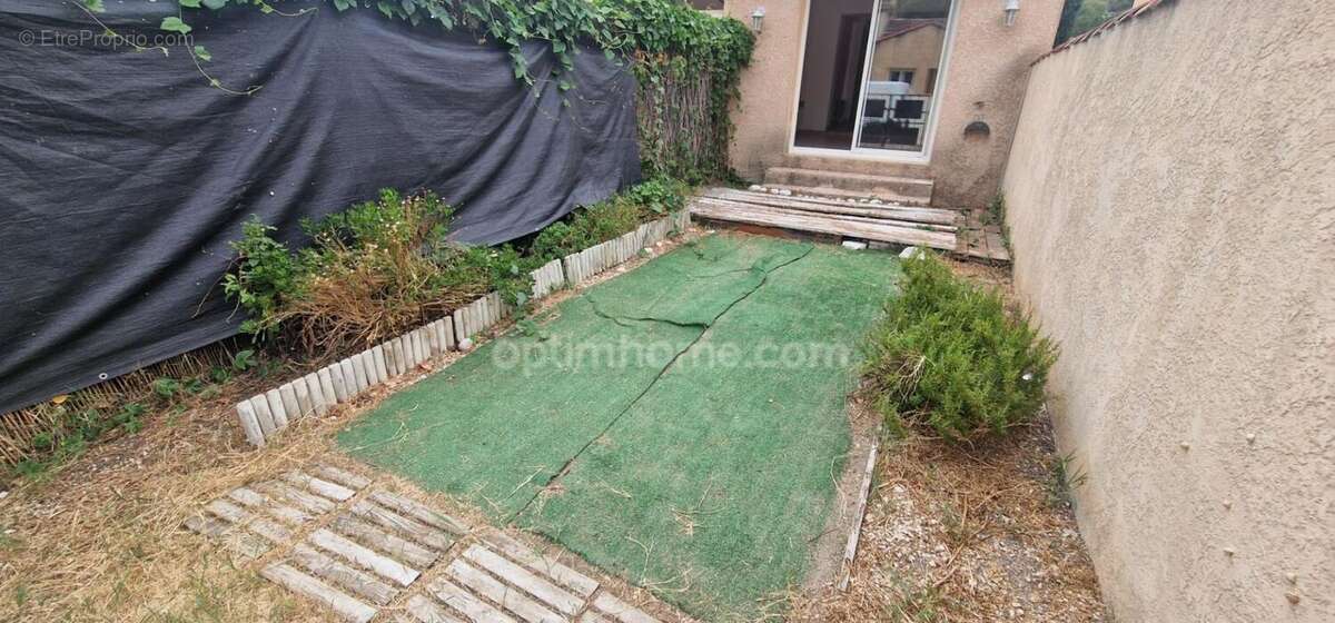 Rez de jardin t2 avec 2 places de parking! - photo 6
