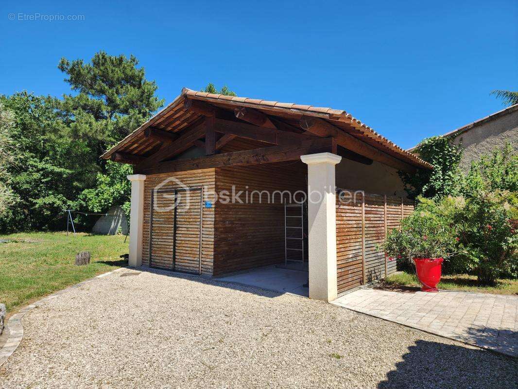 Villa 4 chambres avec piscine sur 2200m² env de terrain - photo 16