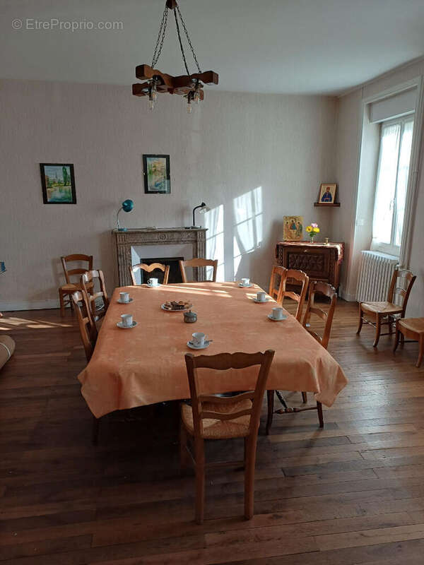 Maison à GREZ-EN-BOUERE