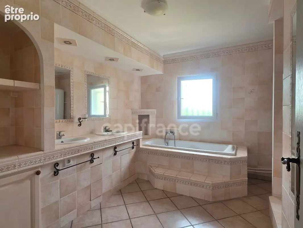 Maison à vendre de 200 m² avec piscine – Piégros-la-Clastre (26) - photo 14