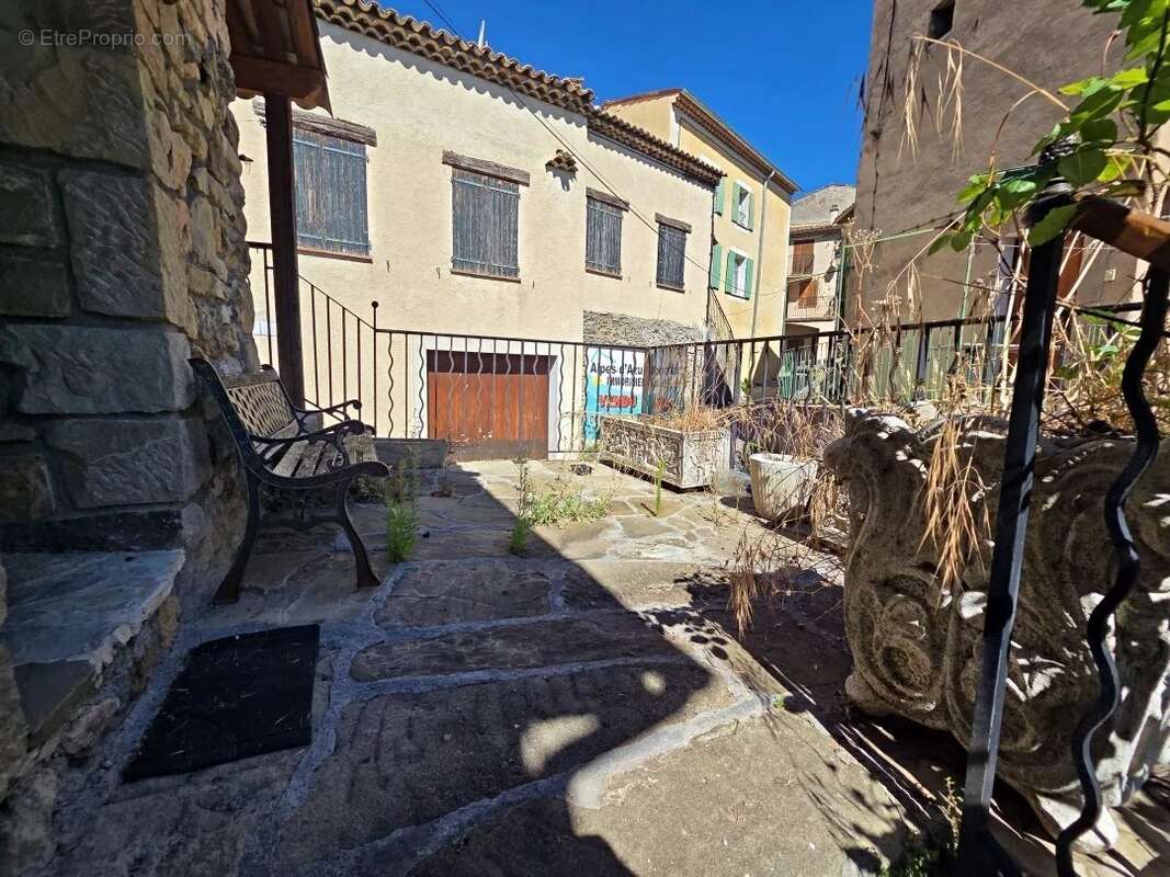 Maison à MEAILLES