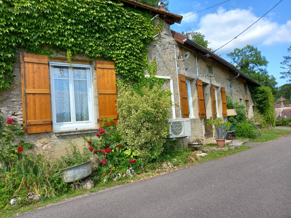 Maison à SUSSEY