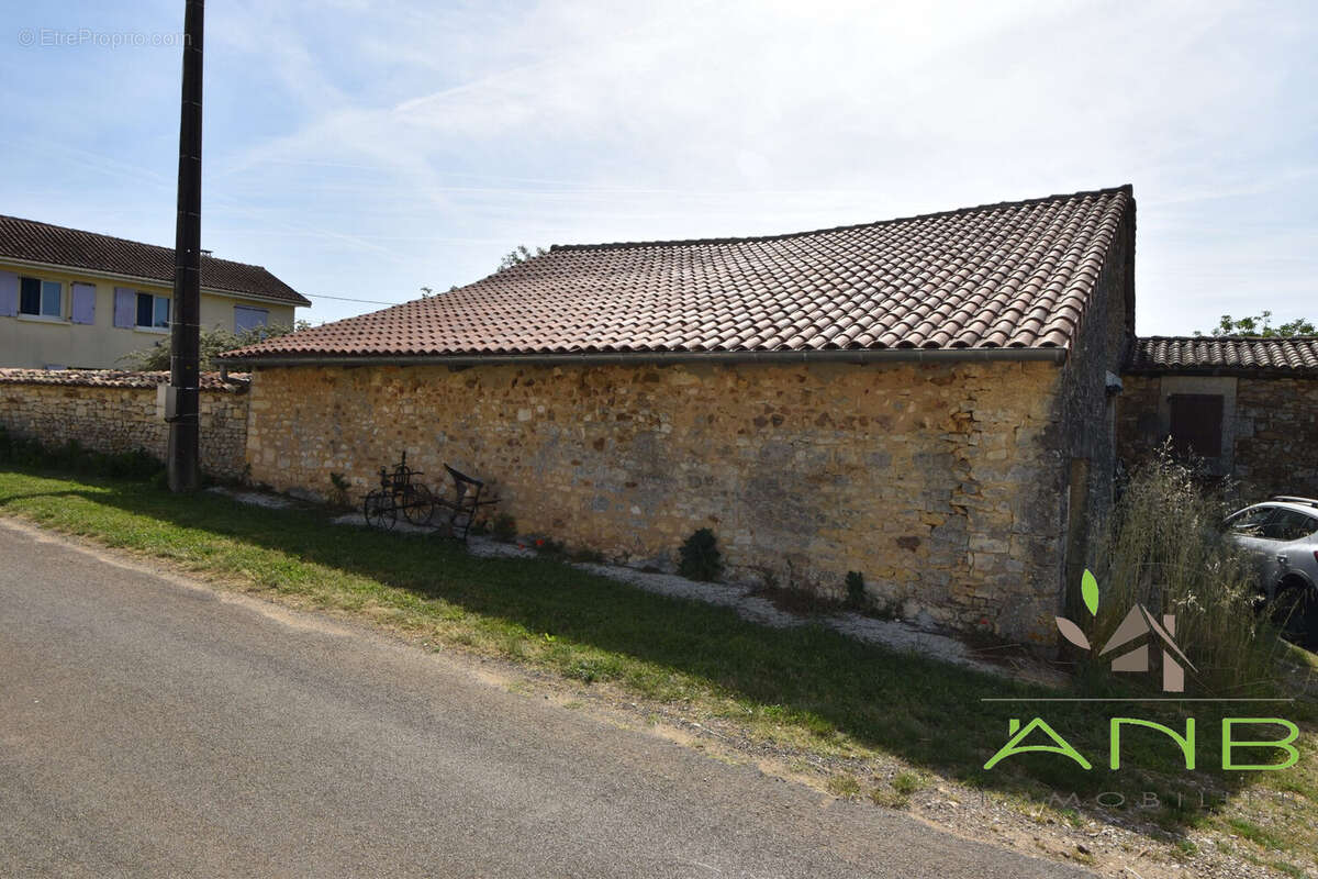 Maison à GRASSAC