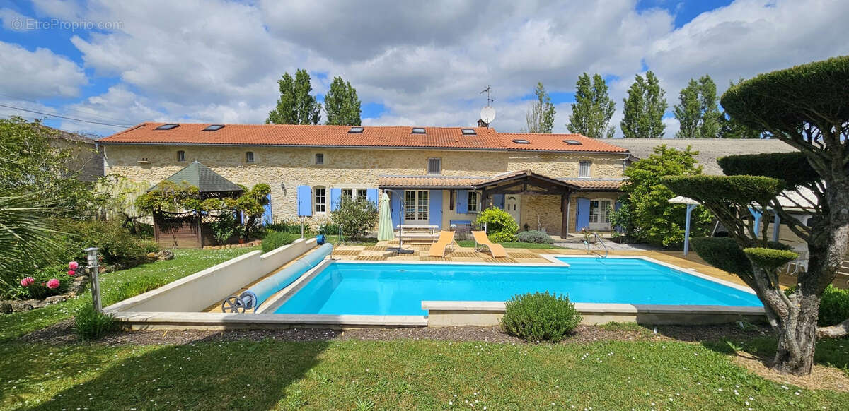 Maison à SAUVETERRE-DE-GUYENNE