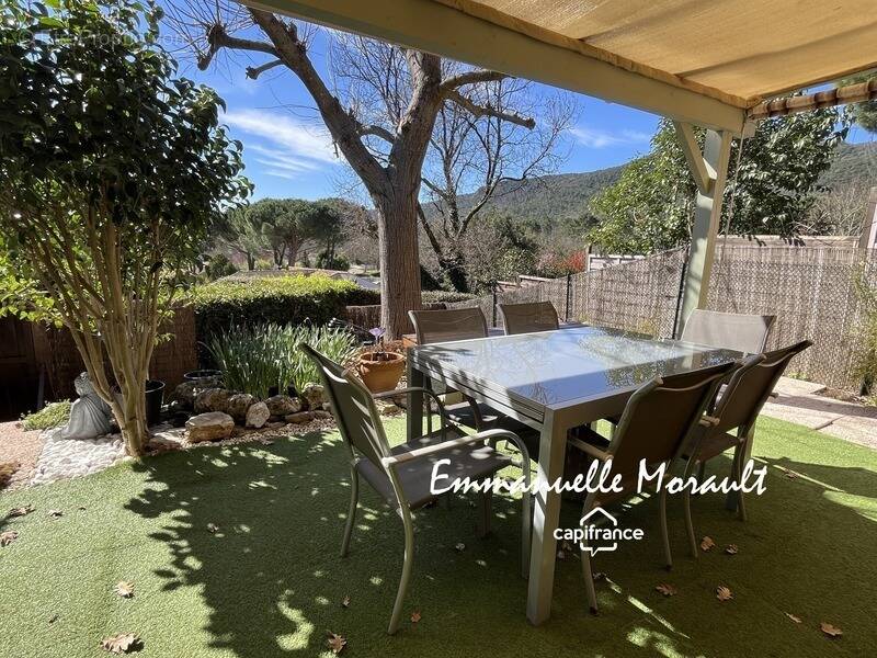 Maison à BAGNOLS-EN-FORET