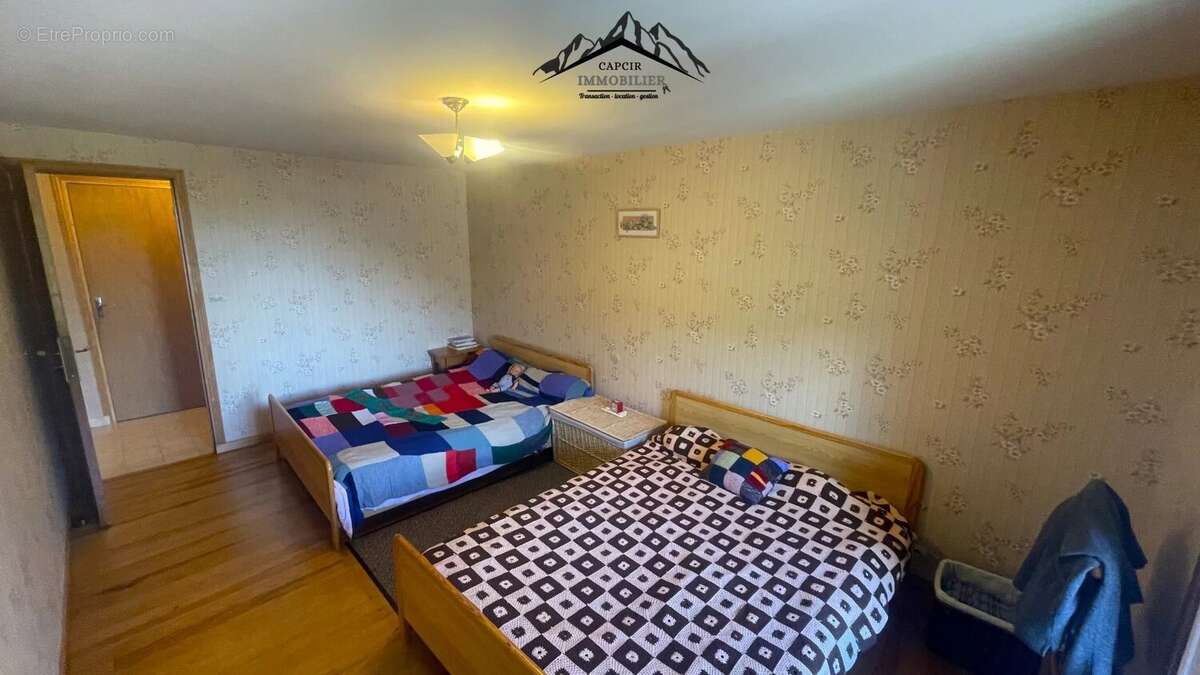 Maison 4 faces en pierre avec jardin - AYGUATÉBIA-TALAU - photo 15