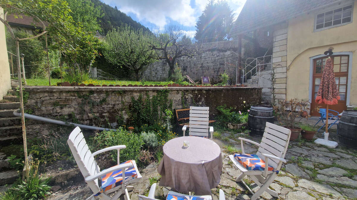 Appartement à SALINS-LES-BAINS