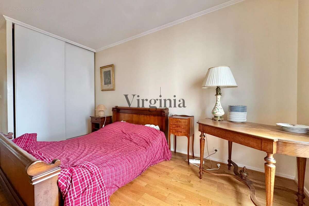 Appartement à CHARENTON-LE-PONT