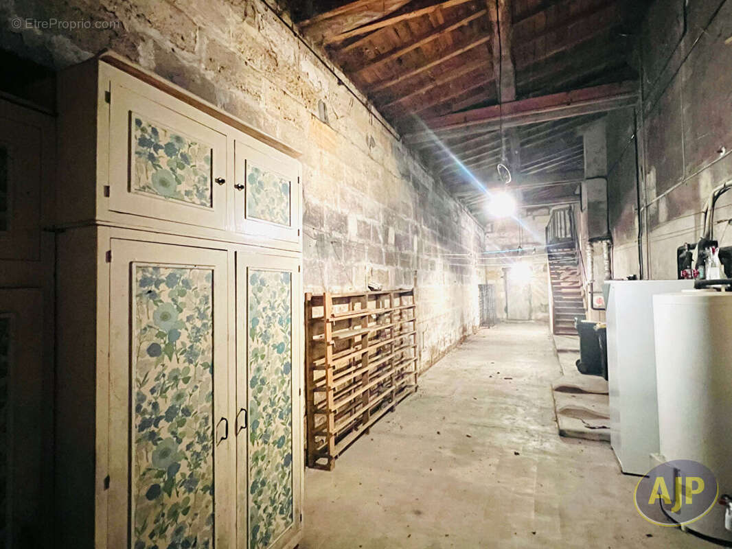 Maison à LALANDE-DE-POMEROL