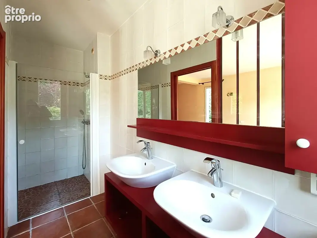 Salle d'eau chambre 1