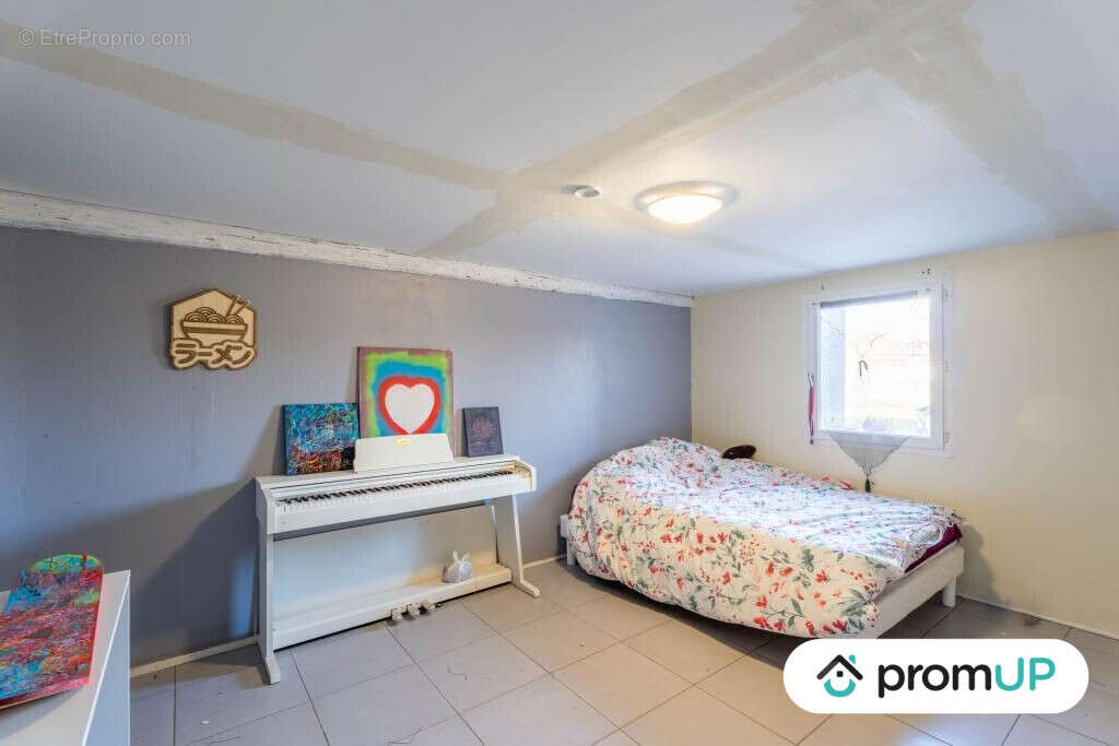 Maison à LA CHAPELLE-DE-GUINCHAY