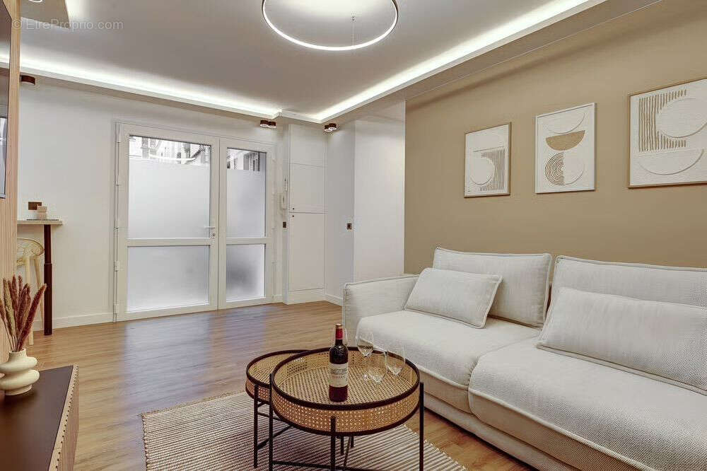 Appartement à PARIS-10E
