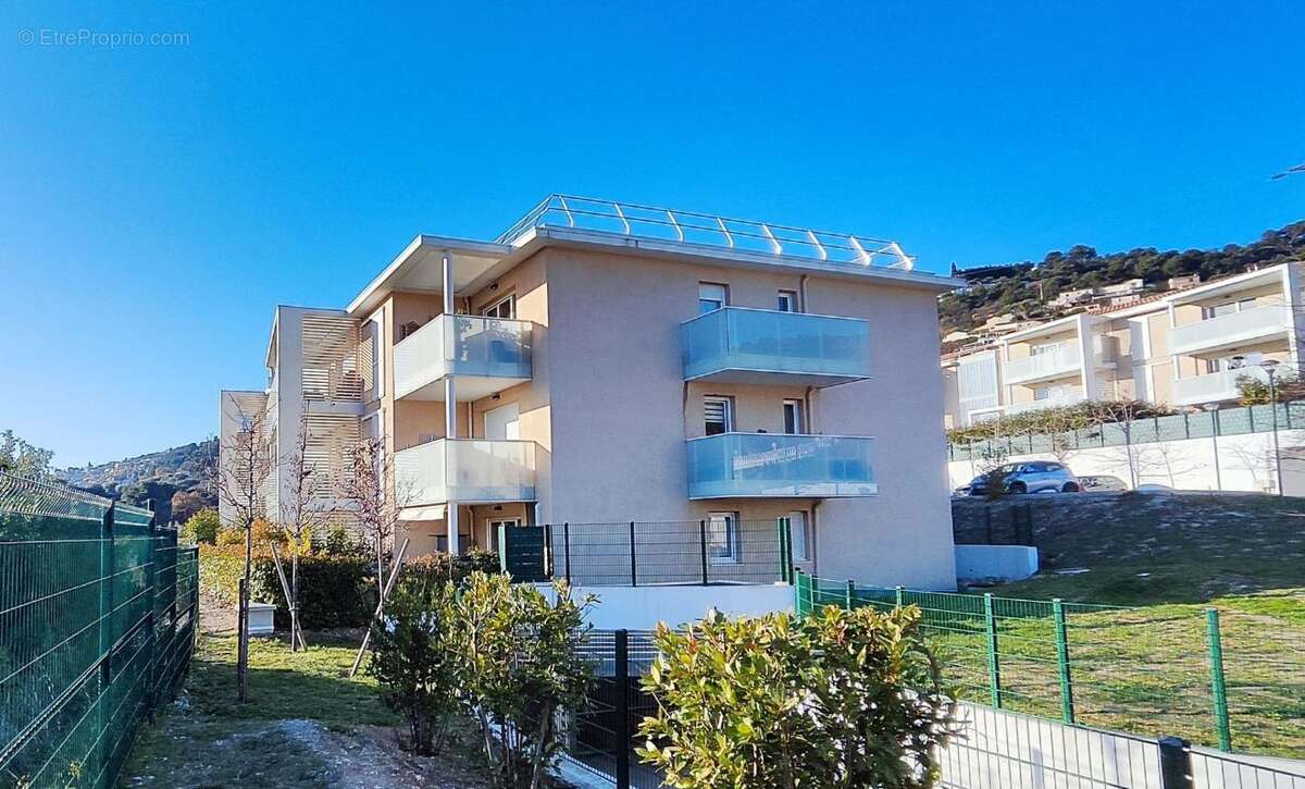 Appartement à SAINT-LAURENT-DU-VAR