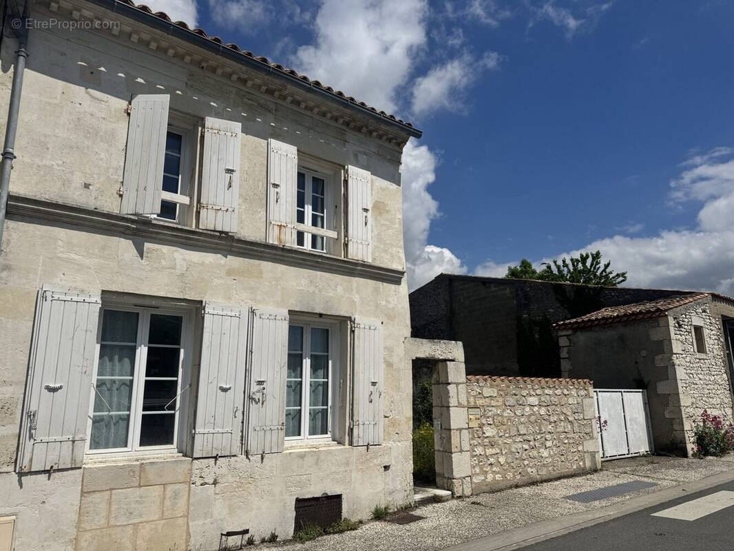 Maison à SEMUSSAC