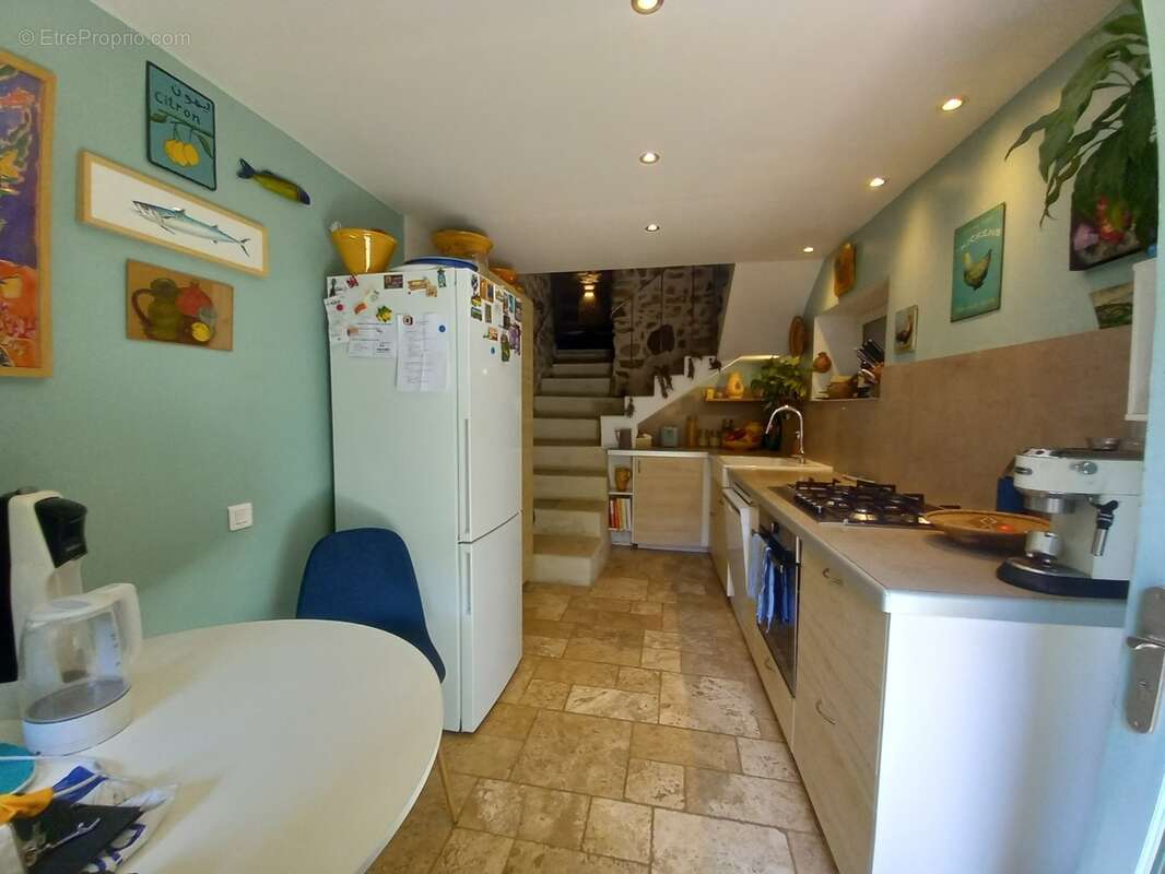 Maison en pierre de caractère au pied de la Sainte-Victoire : 3 chambres, terrasse, solarium – Provence, Bouches-du-Rhône - photo 5