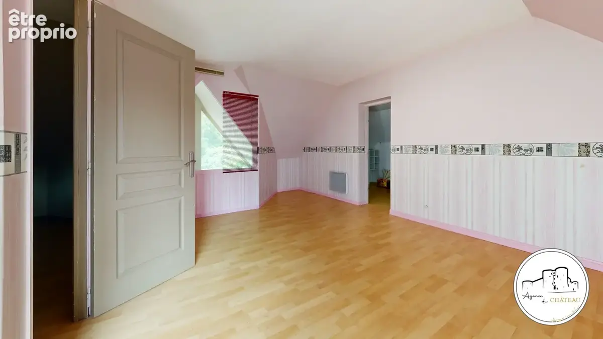 Maison 186m2 avec piscine et garage - Les Garennes sur Loire - photo 11