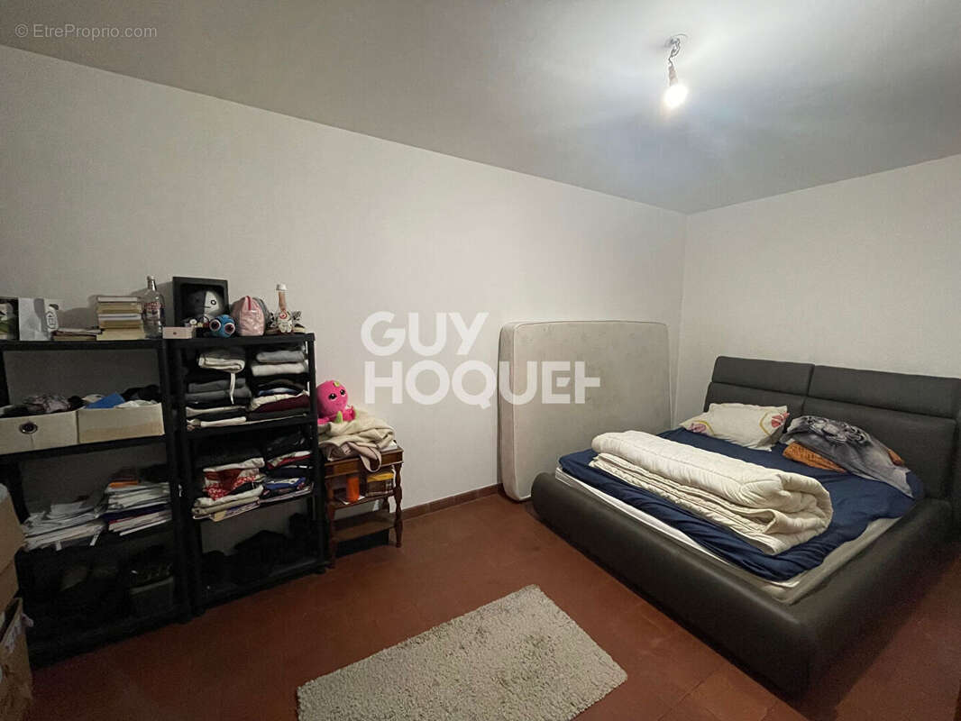 Appartement à COULANGES-LA-VINEUSE