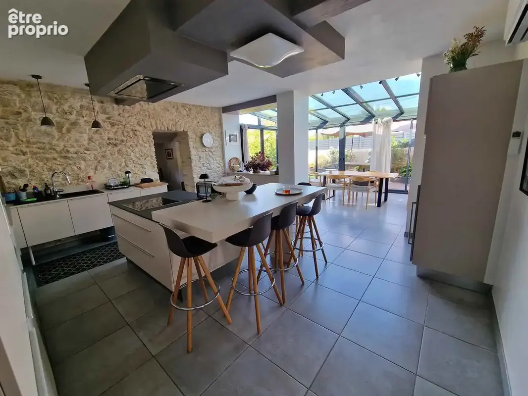 Belle rénovation pour cette maison en pierre avec psicine et dépendances sur terrain de 9343m2 - photo 17