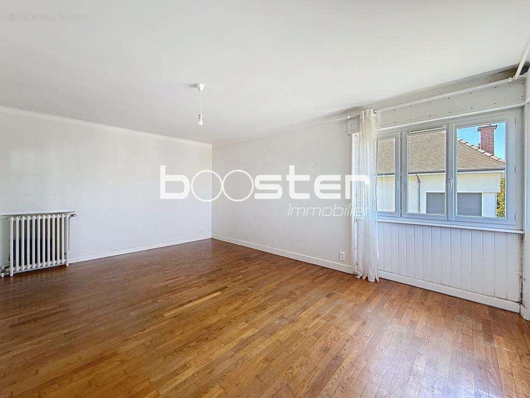 Maison à SAINT-YRIEIX-LA-PERCHE