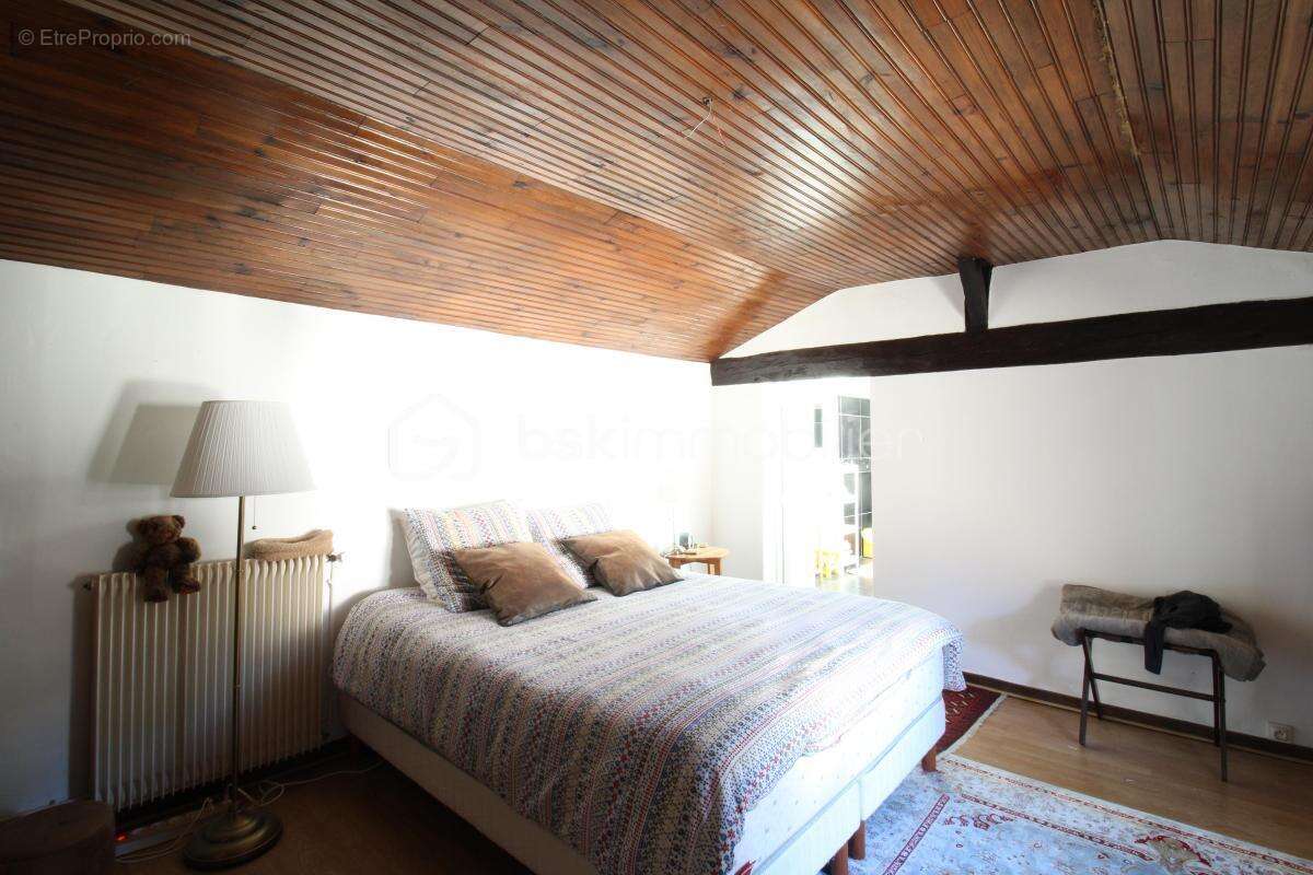 Maison à VILLENEUVE-DE-MARSAN