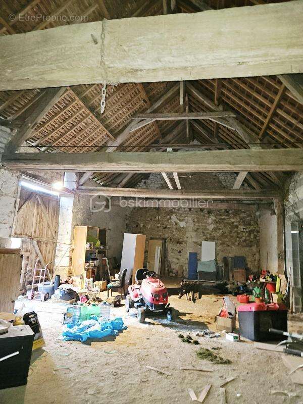 COUP DE COEUR !! Corps de ferme rénové avec maison d'habitation + 2 logements séparés - photo 14