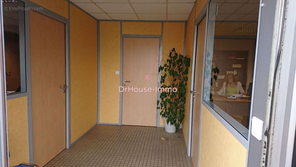 Commerce à SAINT-FLORENT-LE-VIEIL